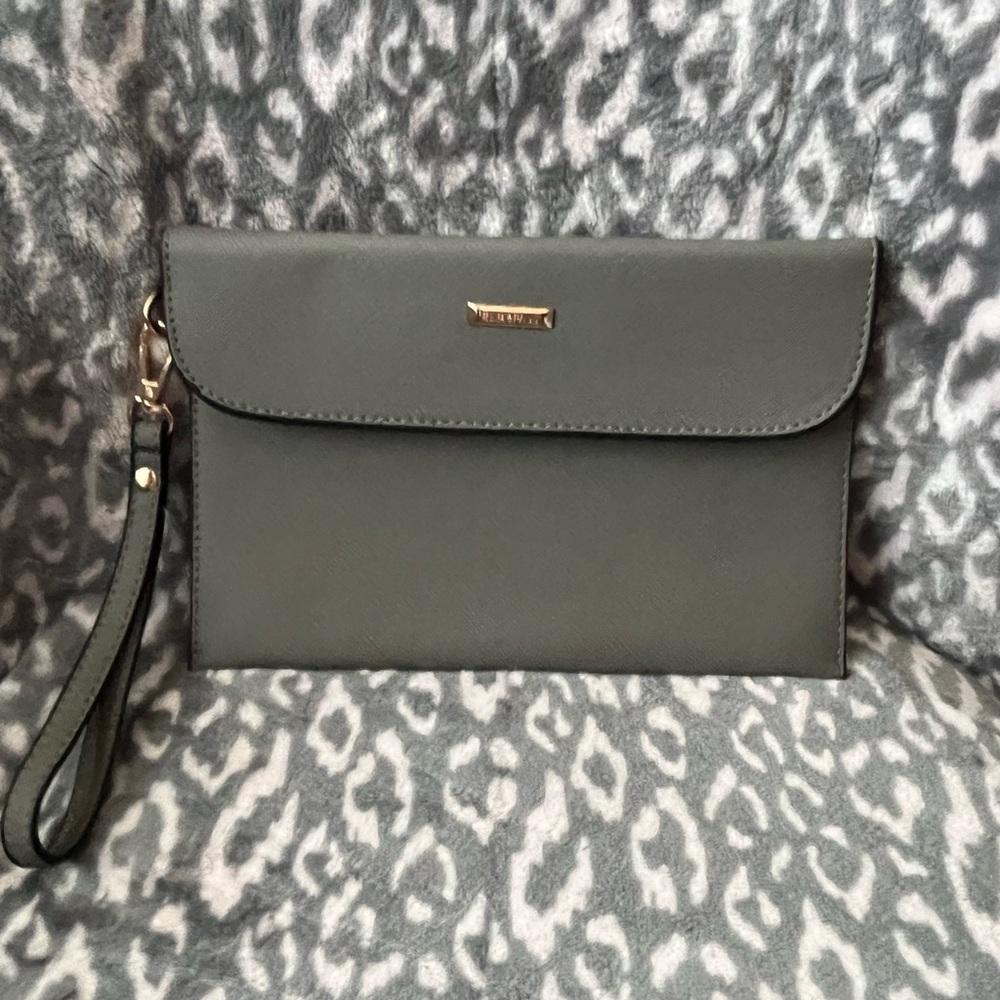 Elim&Paul Clutch NWOT